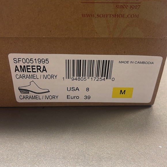 Fabulous Sofft Mules with 1” Heel - Picture 4 of 4